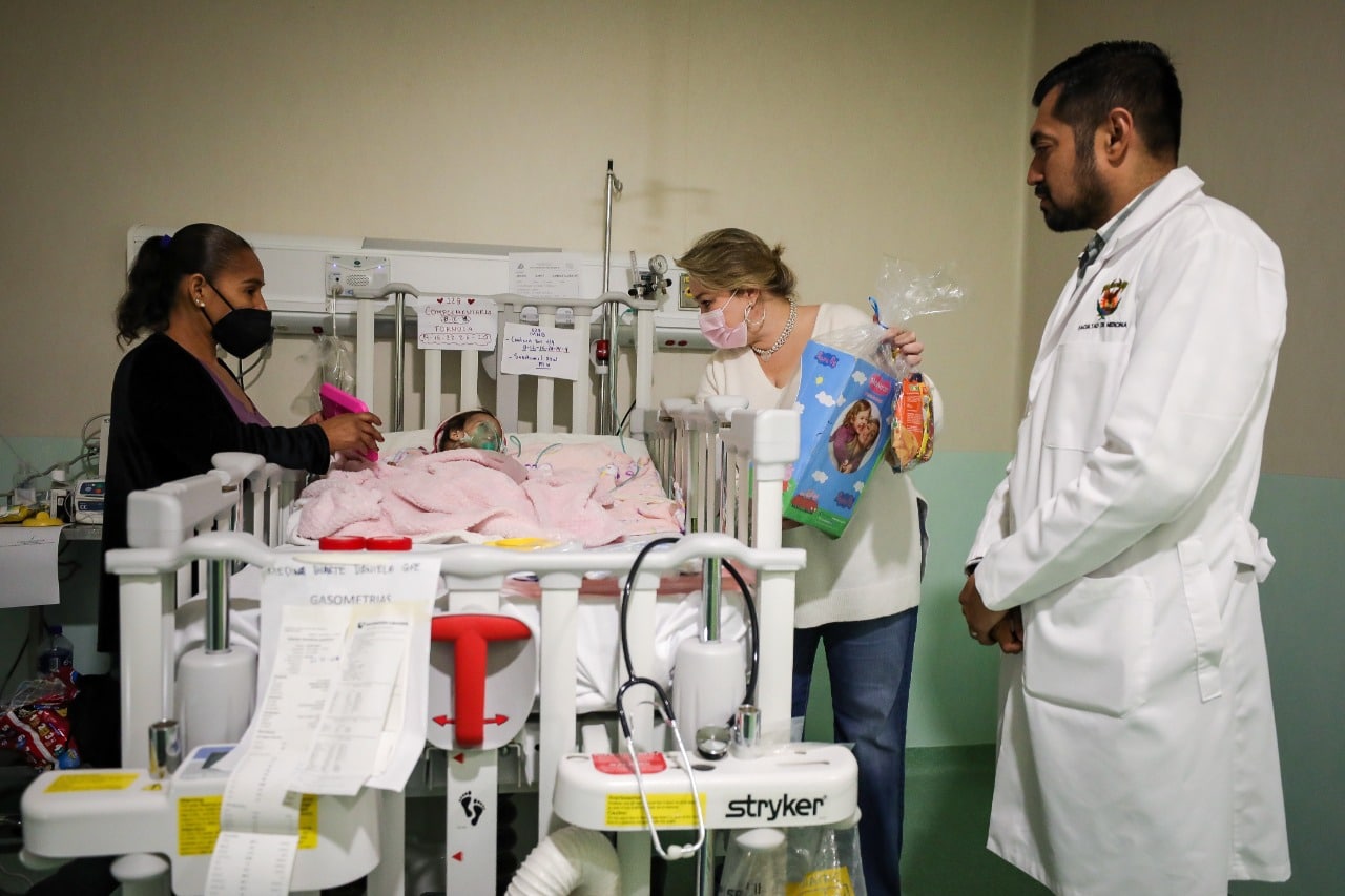 DIF Sinaloa sorprende a pacientes del Hospital Pediátrico
