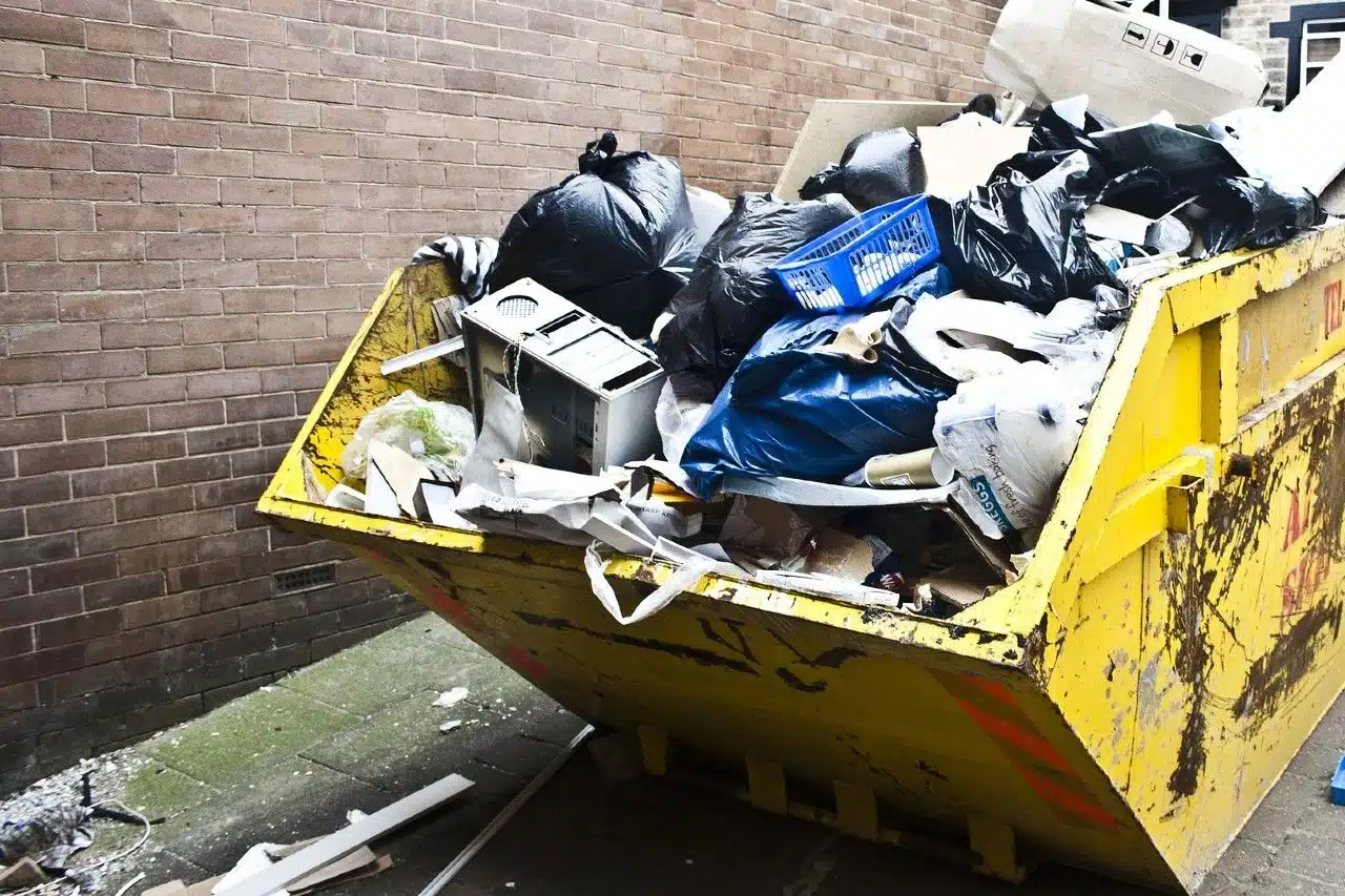 ¡Trágico! Localizan a bebé muerto en recicladora de basura; estaba envuelto en bolsa de plástico