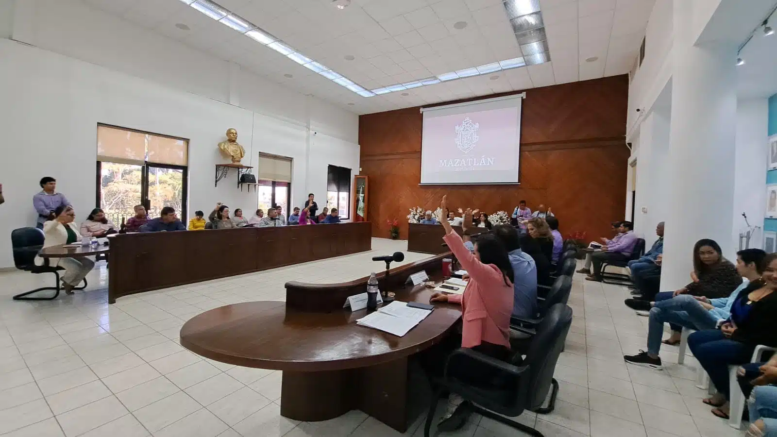 Regidores de Mazatlán rechazan refrito de la Hora Municipal