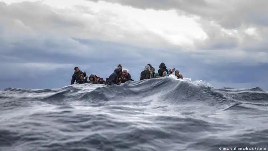 Rescatan y deportan a 230 migrantes tras naufragio en costas de Líbano