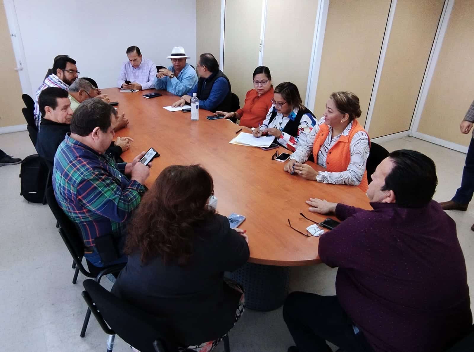 Reunión entre la Dirección de Vialidad y Transportes, el Sistema DIF Sinaloa