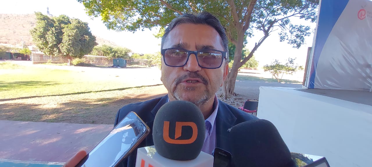 Sixto Javier Rosas Hernández, Director de Educación en el municipio de Ahome.
