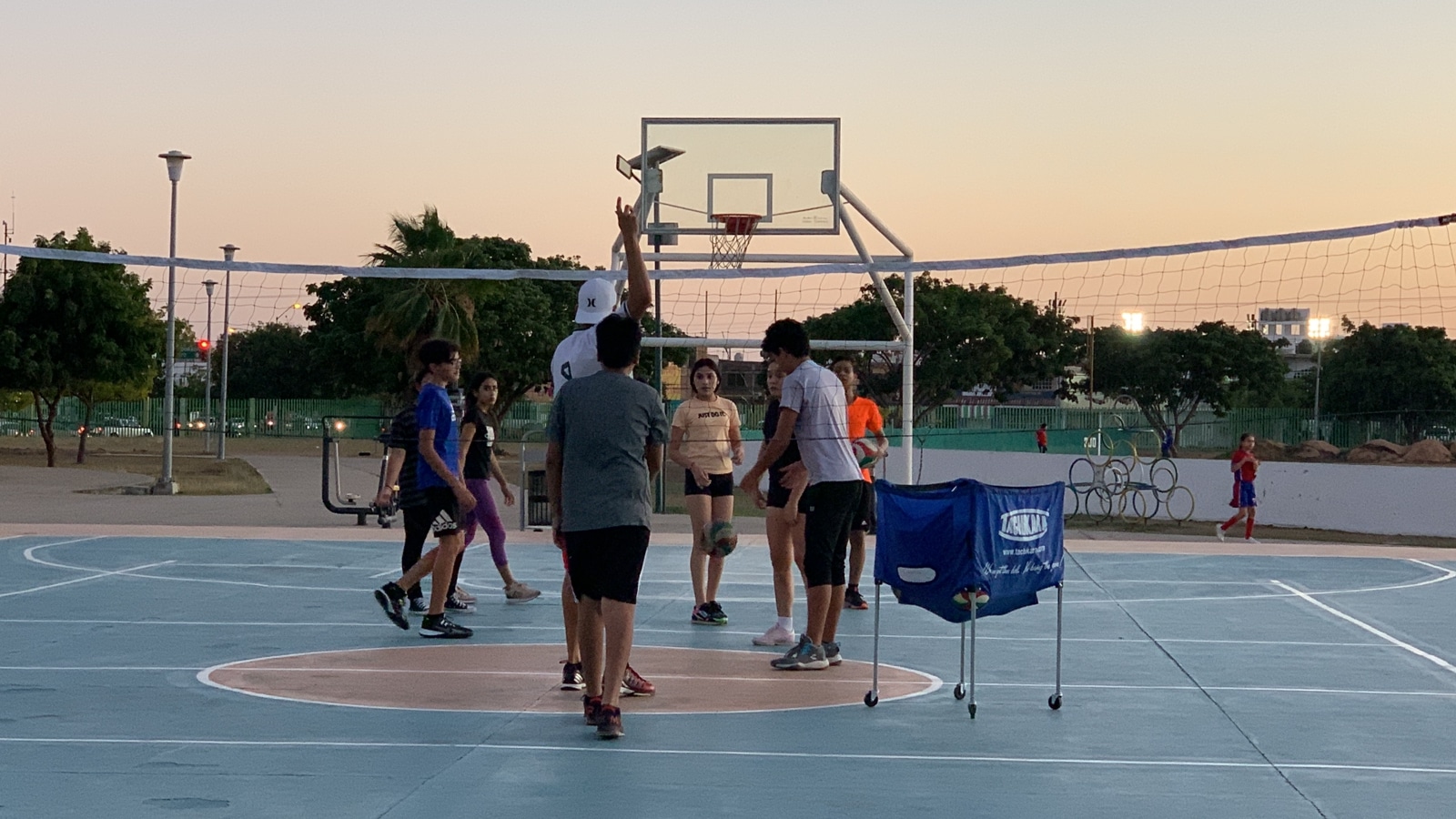 Transmite Thomás Hernández su brillo en el voleibol mazatleco
