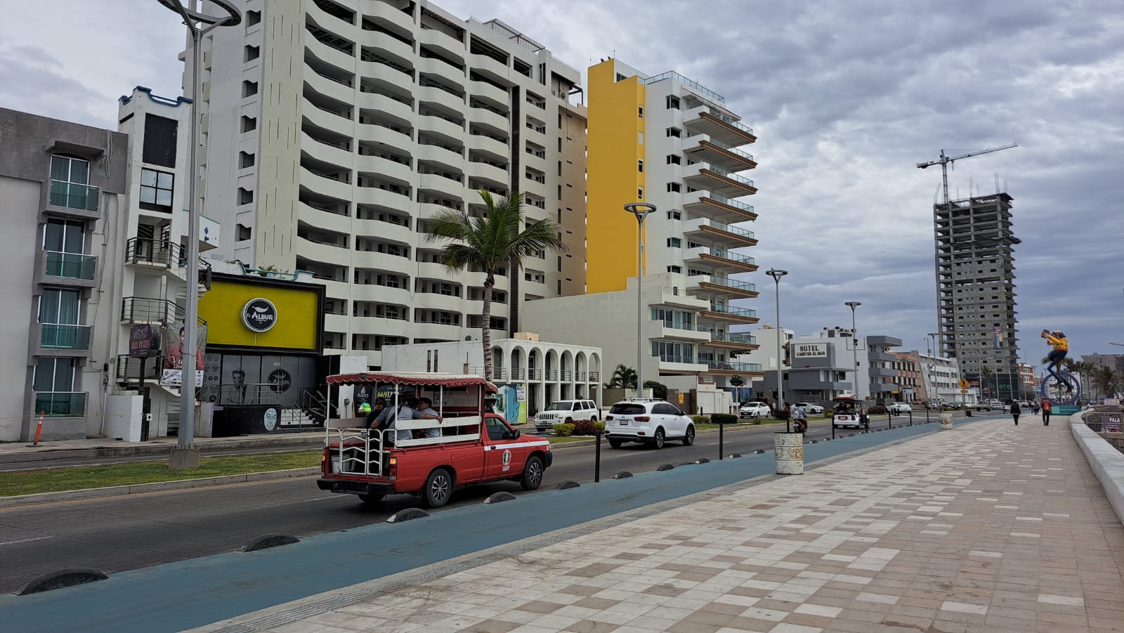 Tiene Mazatlán más de 13 mil habitaciones y mil 200 están en el Malecón