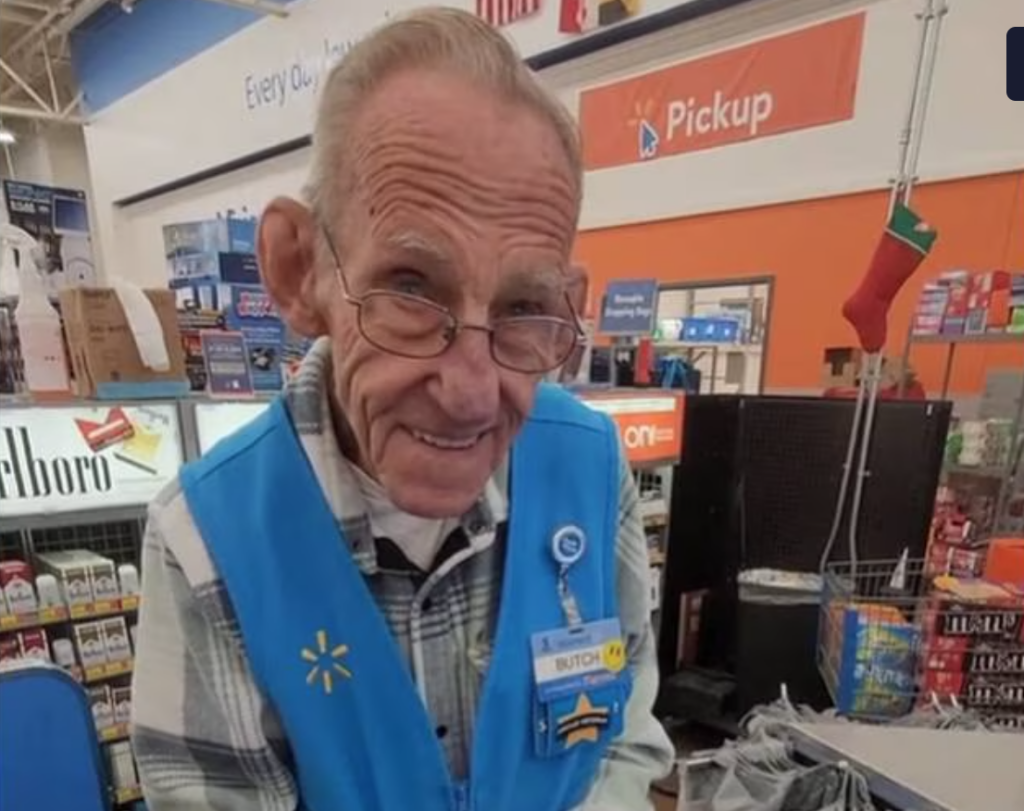 Un cajero de Walmart, de 82 años, pudo jubilarse y pagar sus deudas