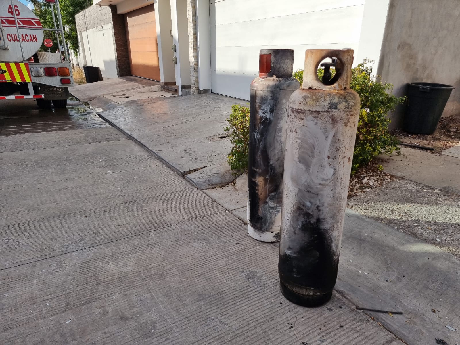 Explosión por acumulación de gas deja tres personas lesionadas al norponiente de Culiacán