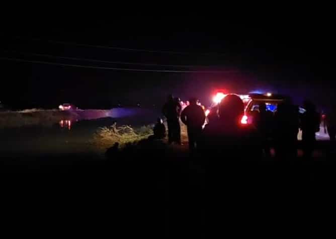 Muere menor de edad tras sufrir un canalazo junto con su familia en Zapotillo