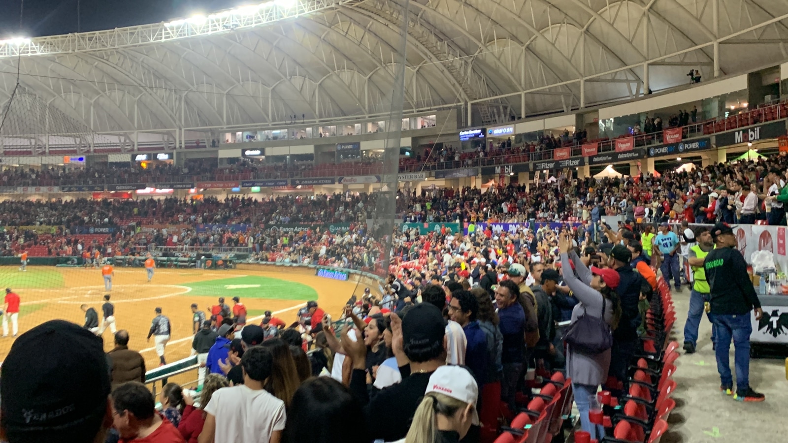 ¡Es parte del show! Errores le dan triunfo a Venados para emparejar la serie en la LMP