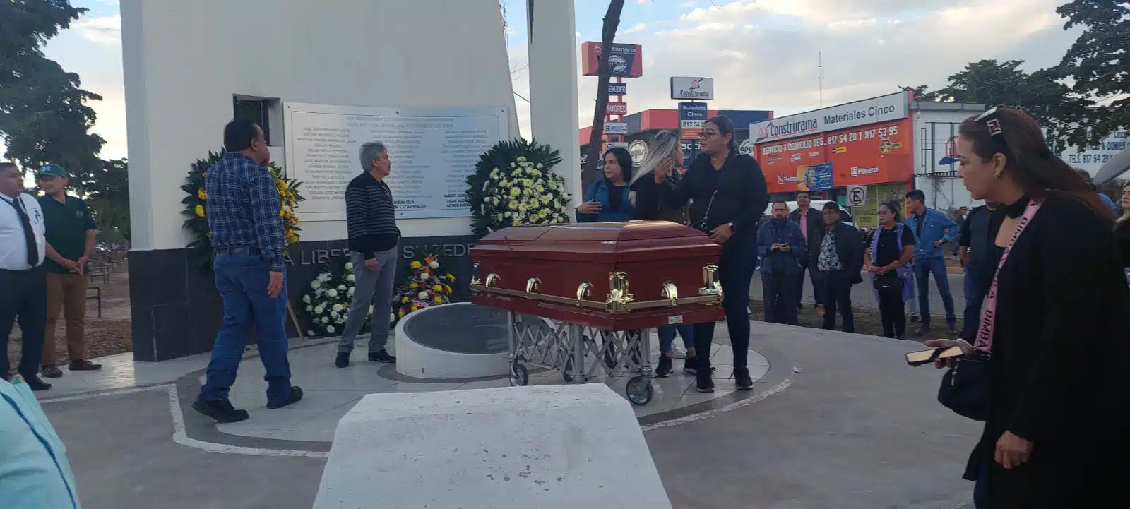 Rinden homenaje póstumo al periodista Trinidad Valdez Peñuelas fallecido en Los Mochis