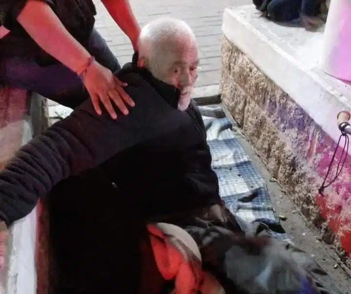 ¡Abuelito estaba durmiendo en la calle! Buscan a la familia del señor José María Lugo Lugo