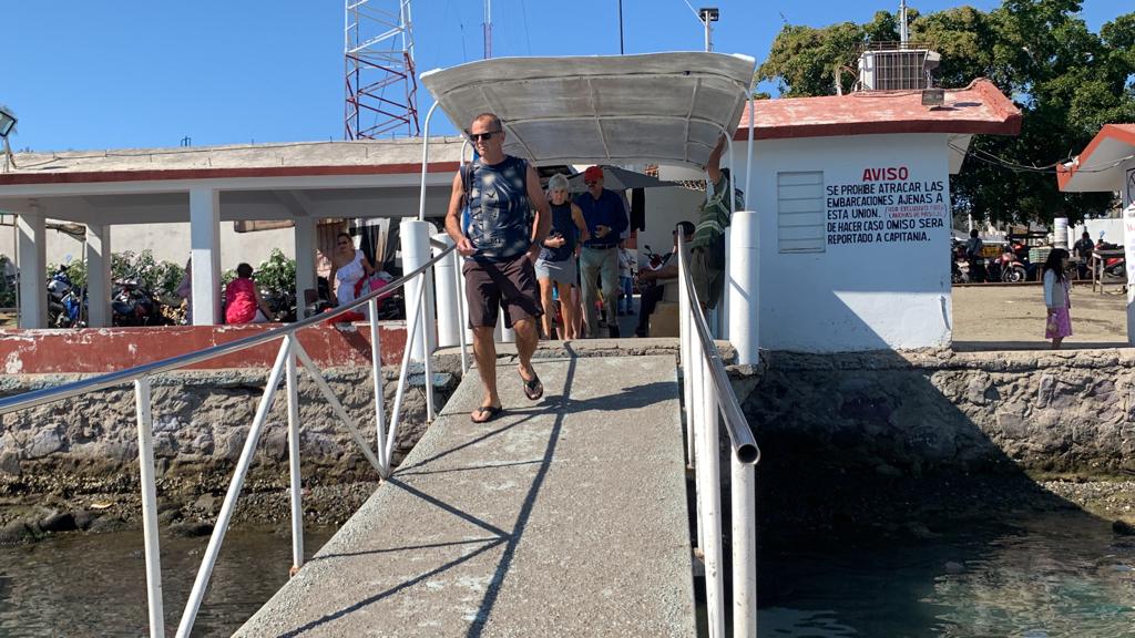 Cae demanda de traslados hacia la Isla de la Piedra tras “Jueves Negro”, lancheros lamentan afectación.