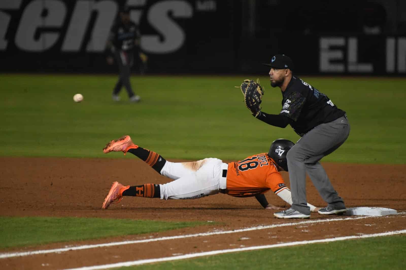 ¡Con autoridad! Explota la ofensiva de Naranjeros y pegan primero en semifinales 