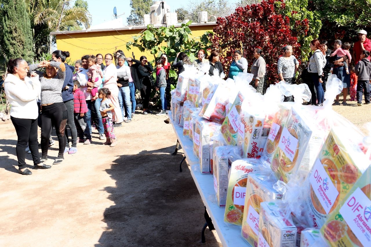 Familias de Ahome se benefician de la campaña del DIF “Abrazando Ahome”
