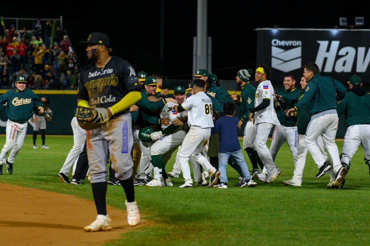 ¡Con más drama! Cañeros se pone 2-0 en semifinales al vencer 2-1 a Yaquis en extrainnings