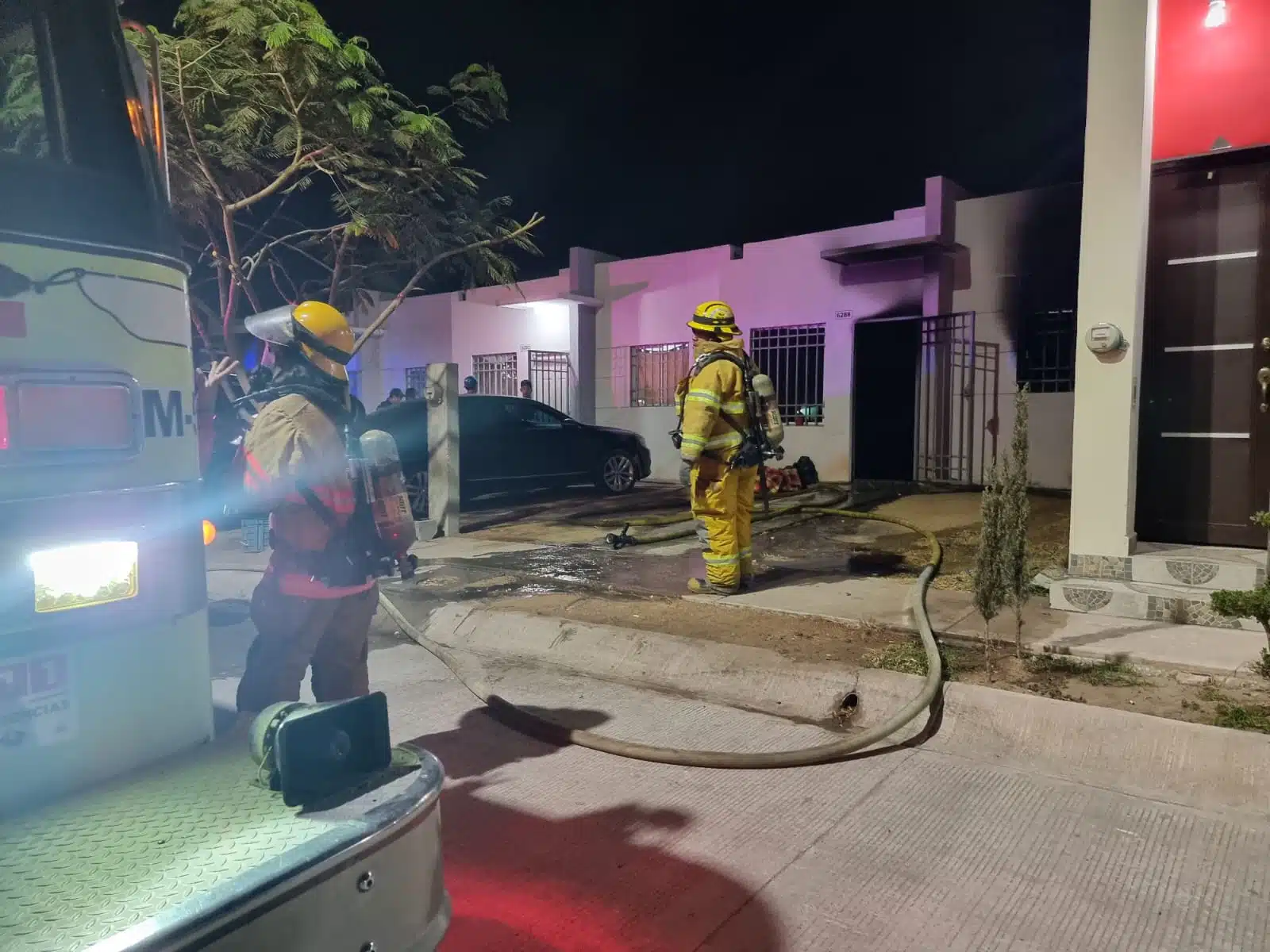 Se incendia un domicilio en Alturas del Sur, Culiacán
