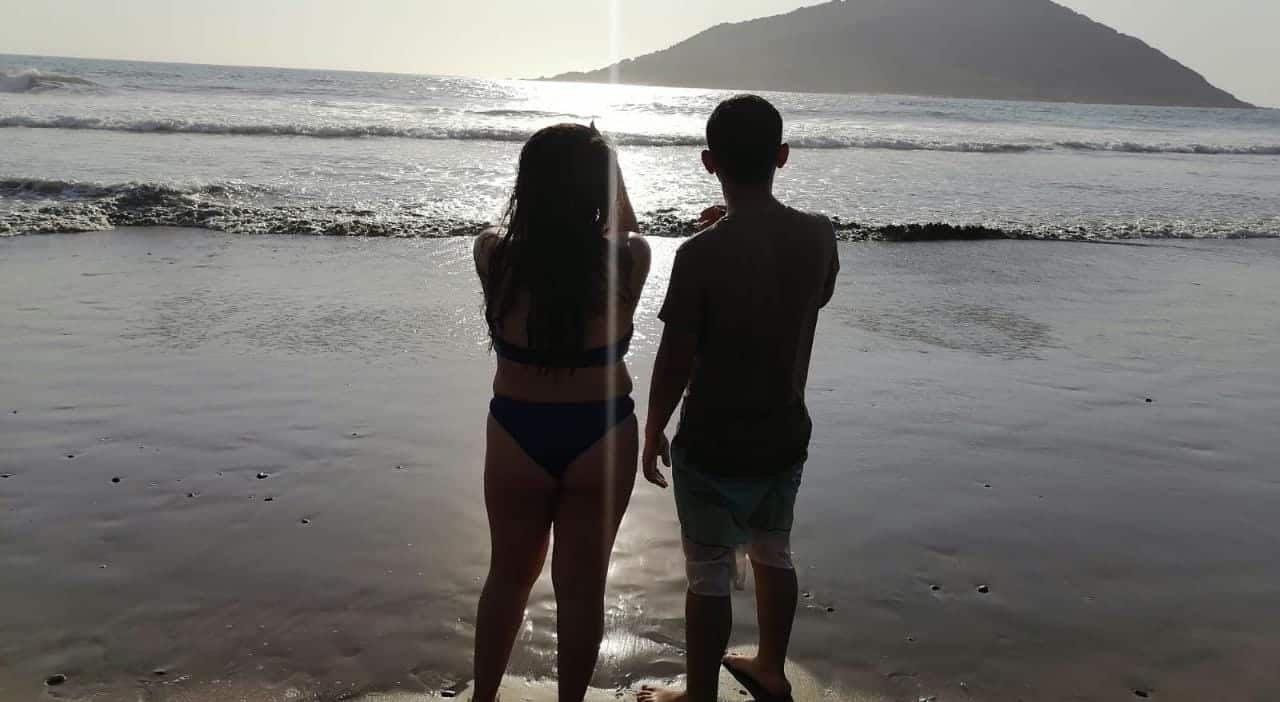 Salvan de morir ahogados en Mazatlán a dos jóvenes hermanos originarios de Celaya