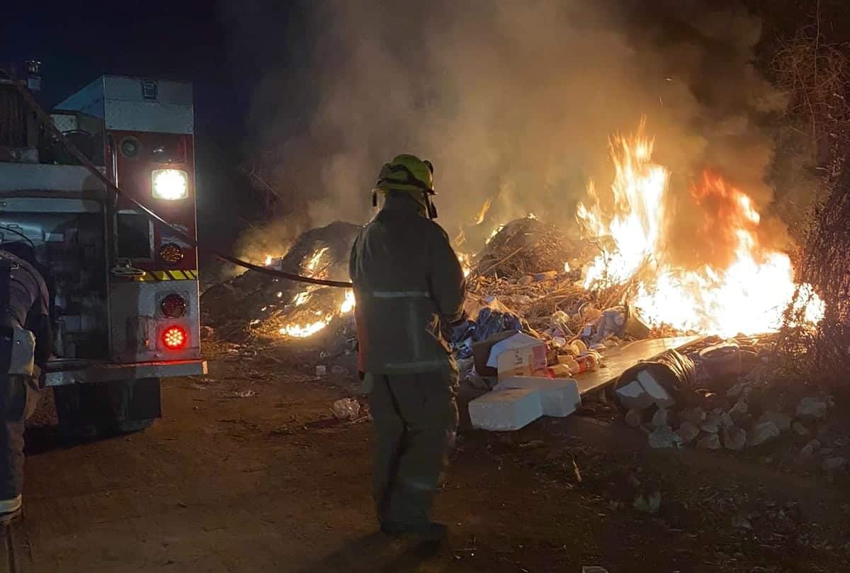 ¡A punto de quemarse! Incendio de maleza pudo acabar con algunas viviendas en Culiacán