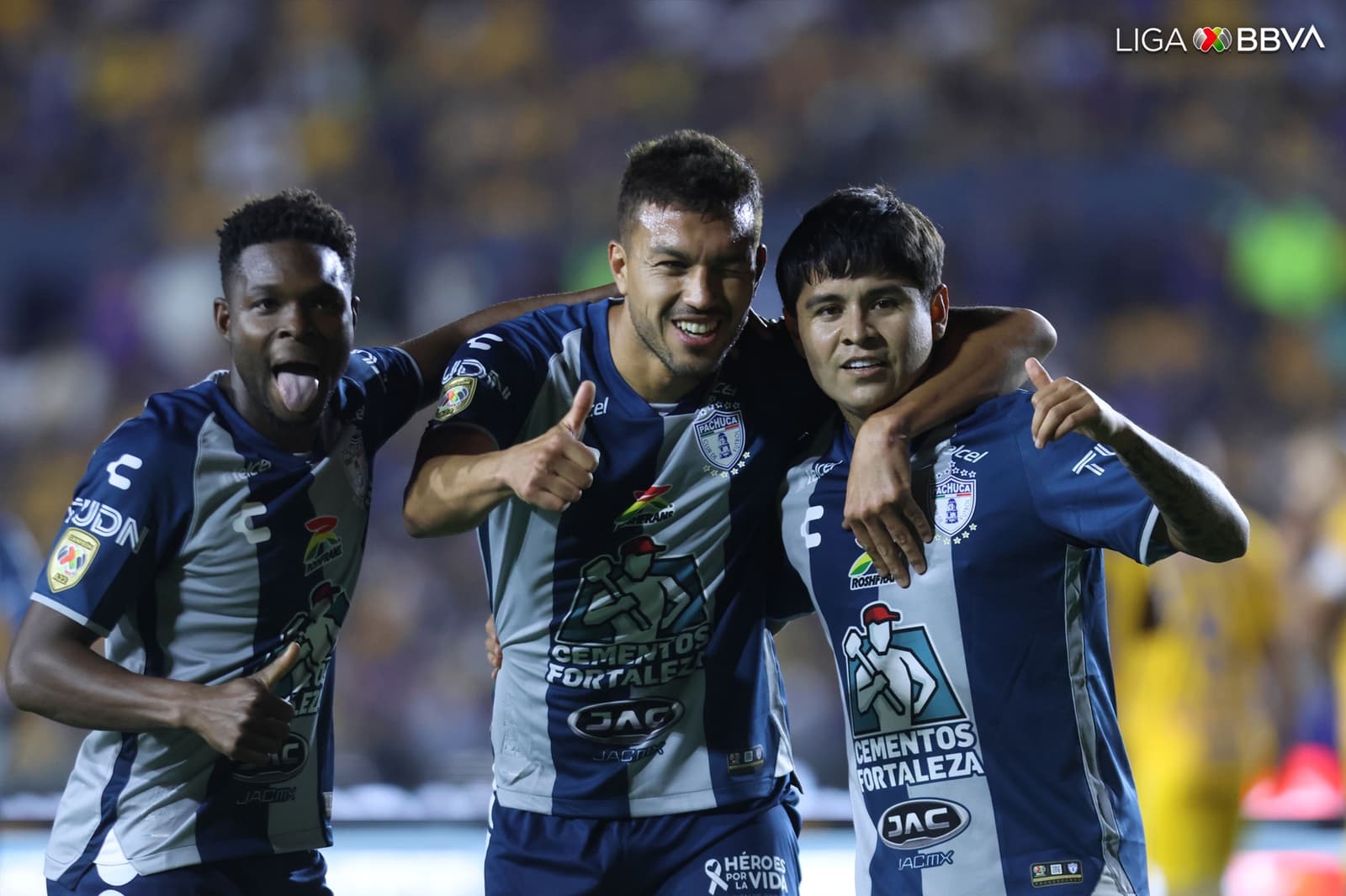 ¡Tigres intratables! Los regios golean a Pachuca