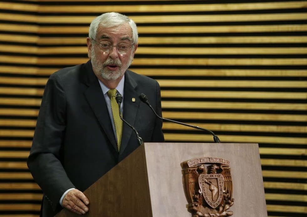 Rector de la UNAM frena invalidar título de la ministra Yasmín Esquivel; 