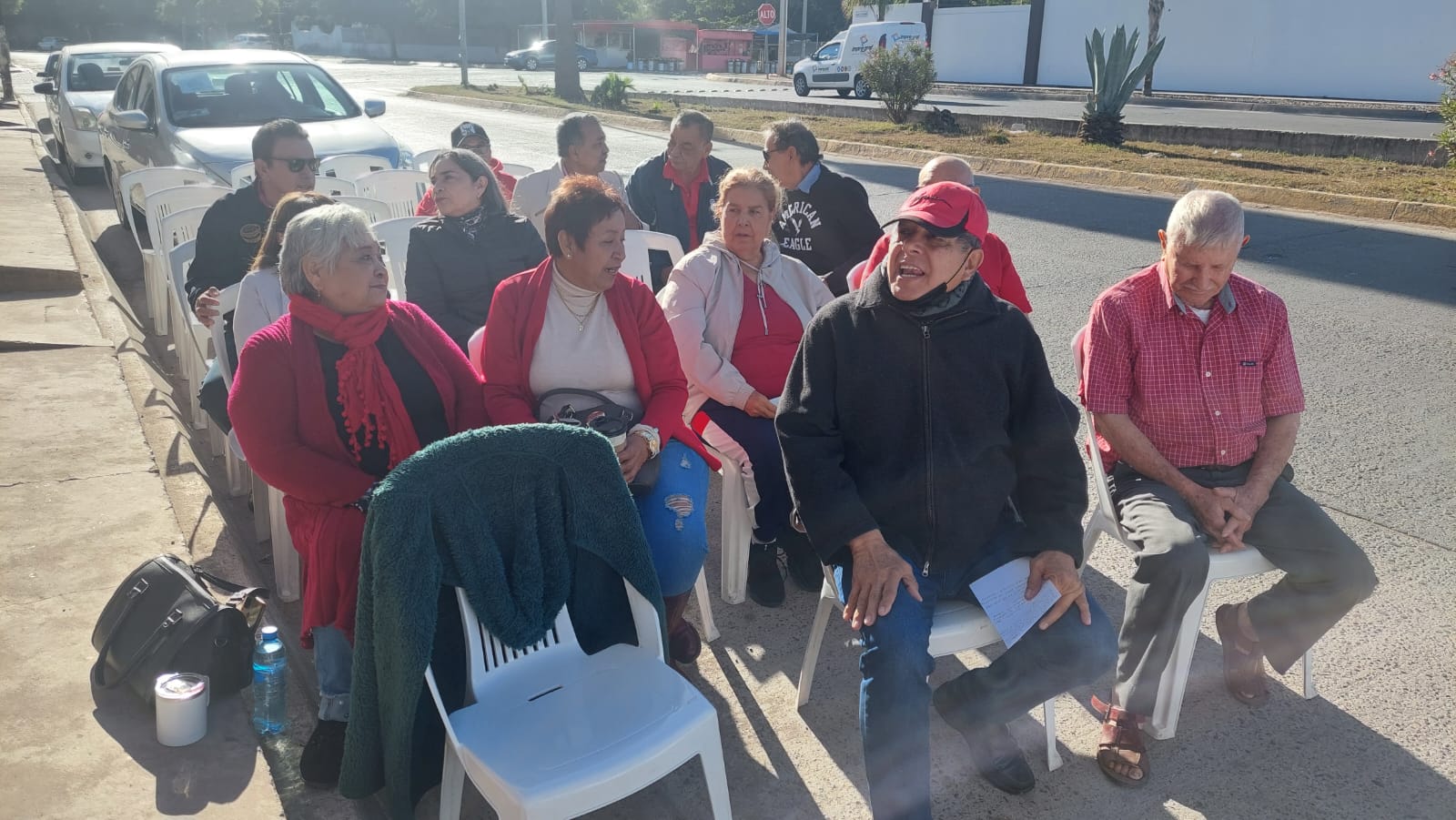 Maestros jubilados exigen a Issstesin que les devuelva el fondo de vivienda