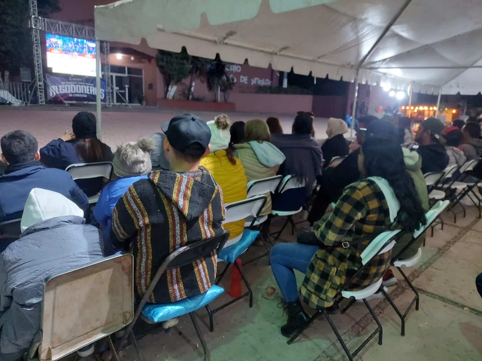 Viven guasavenses noche de sinsabores con la segunda derrota de Algodoneros en la serie final