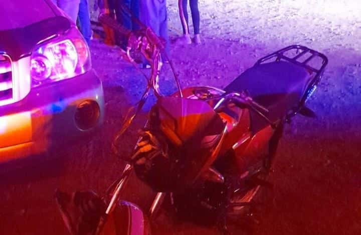 Eulalio no guardó distancia y se estrelló contra una vagoneta en Guasave