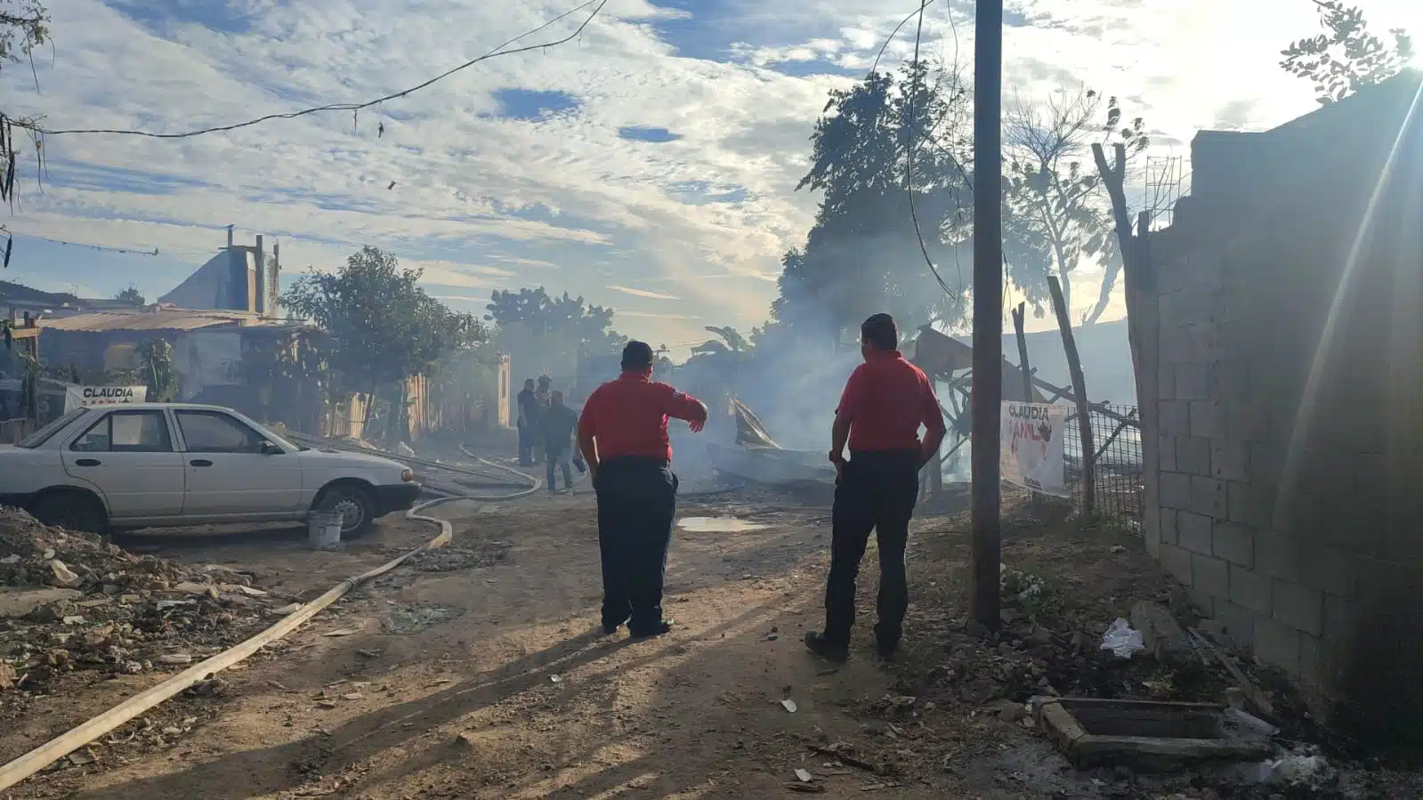¡Se incendia casa en Mazatlán! Joselín cocinaba en la hornilla cuando inició el fuego