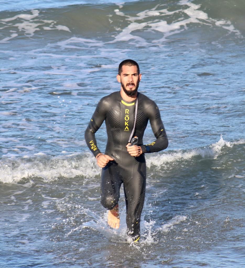 ¡Arranca el ciclo! Recibe homenaje Javier Hernández en la primera puntuable de natación 