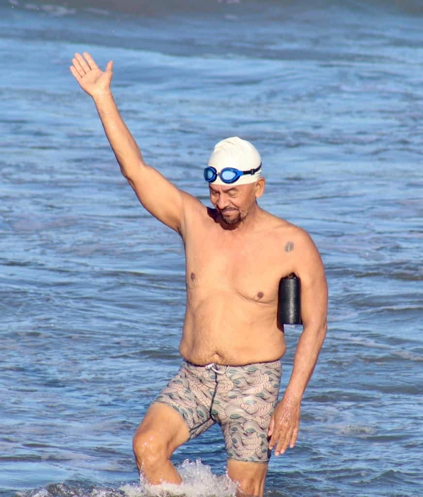 ¡Arranca el ciclo! Recibe homenaje Javier Hernández en la primera puntuable de natación 