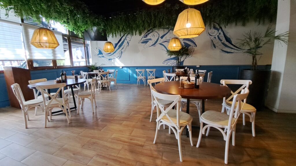 interior-restaurante-Marea Santa