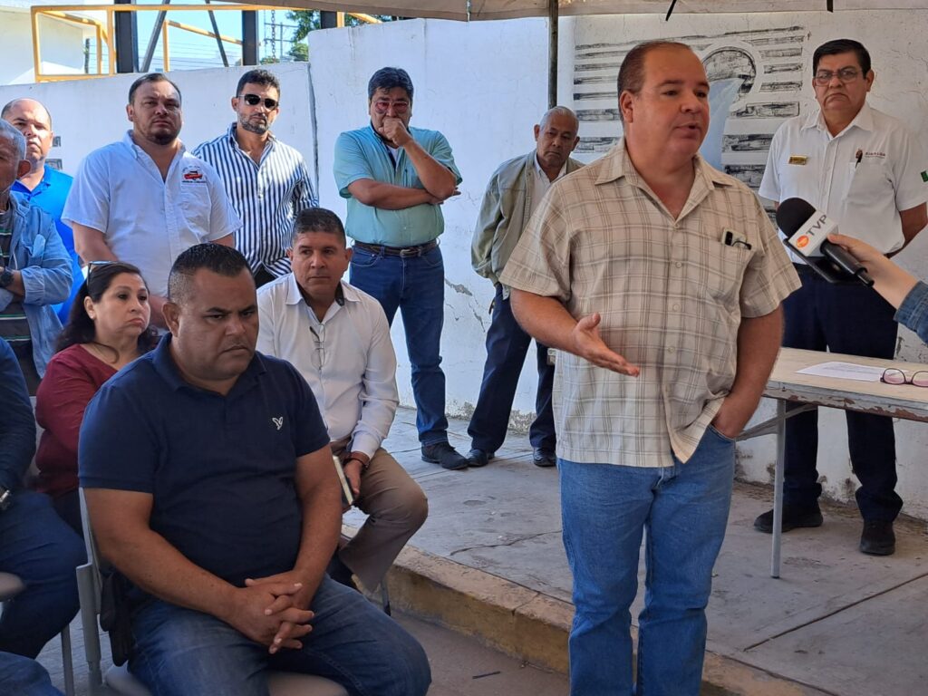 transportistas respaldan a delegado de Vialidad del sur de Sinaloa (2)