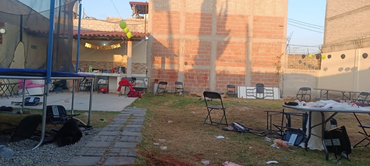 ¡Terrible! Balean a siete personas hasta la muerte en un salón de fiestas