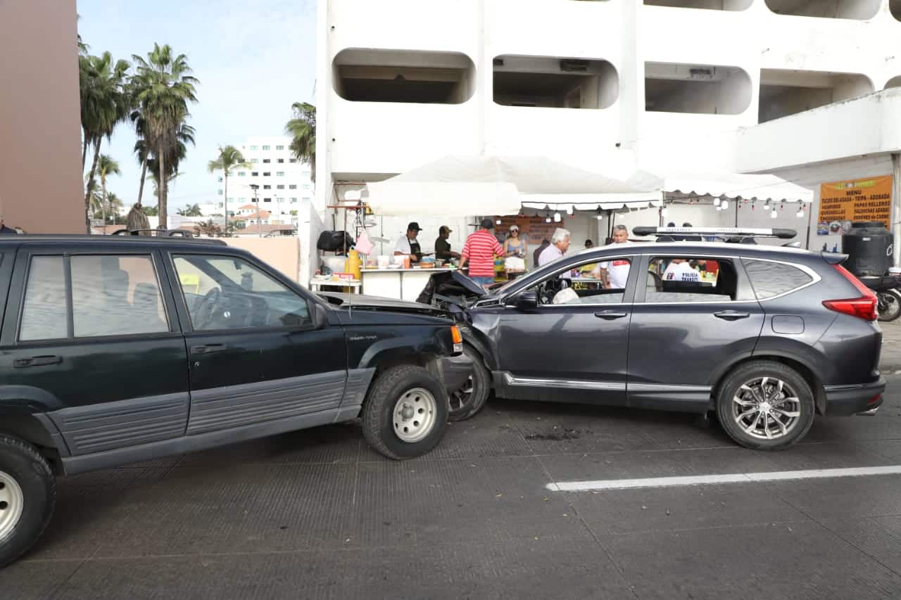 Accidente Choque Mazatlán Carnaval Policíaca