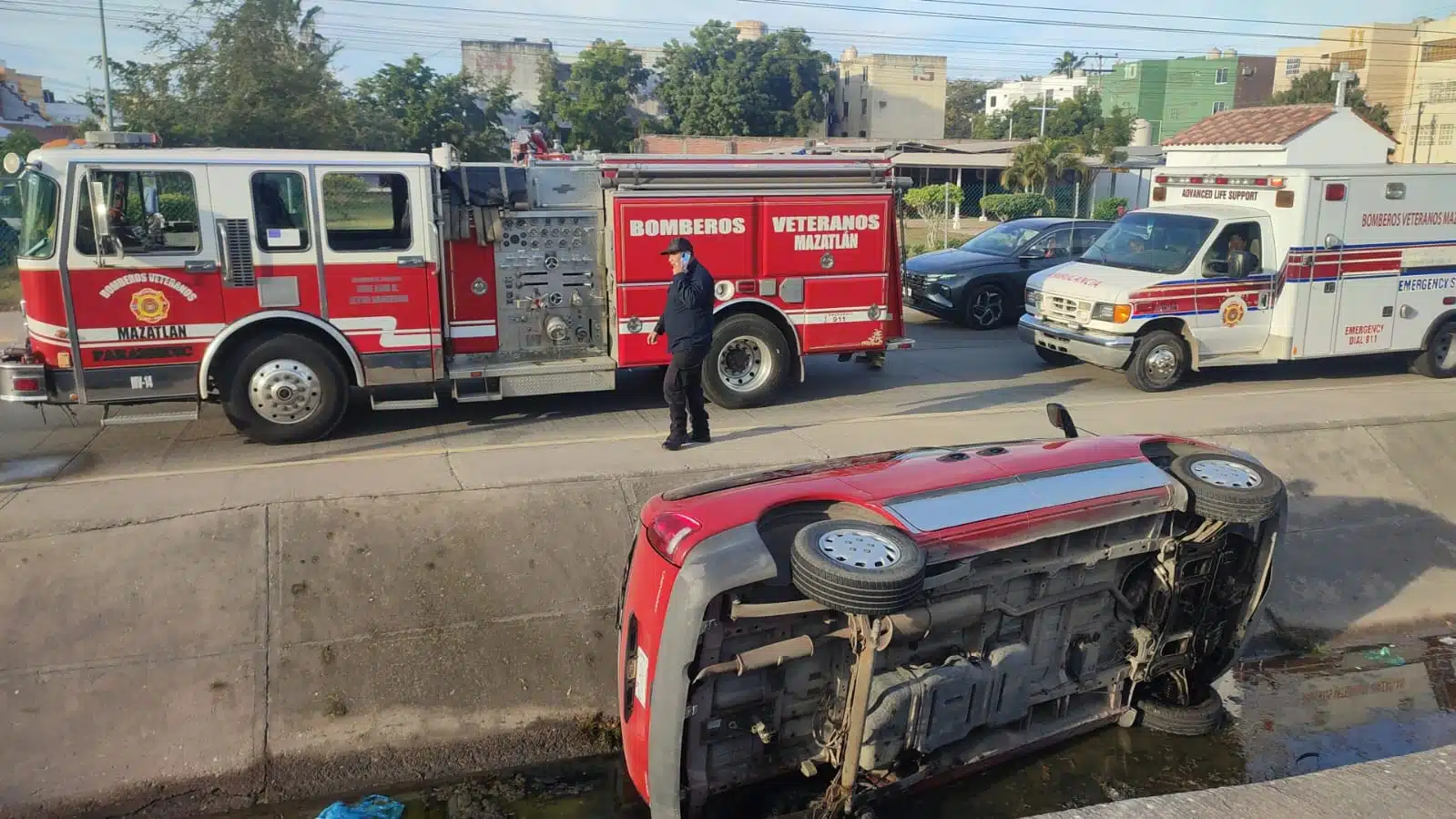 Accidente Volcadura Canal Mazatlán