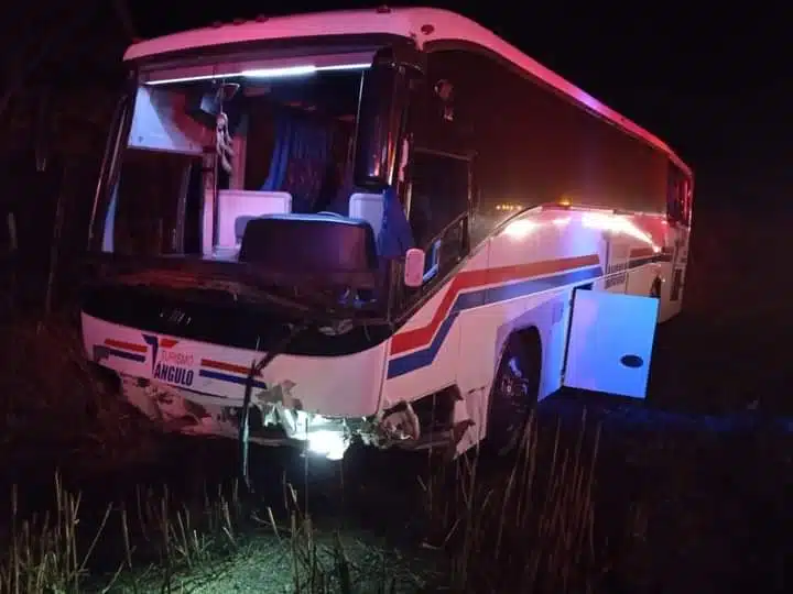 Accidente autobús con jornaleros agrícolas por la Mazatlán-Culiacán