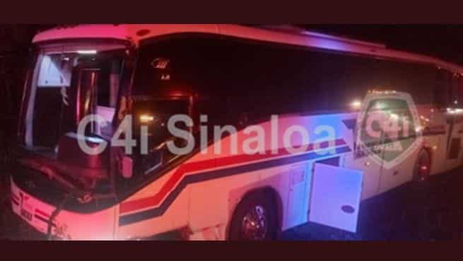 Accidente autobús con jornaleros agrícolas por la Mazatlán-Culiacán