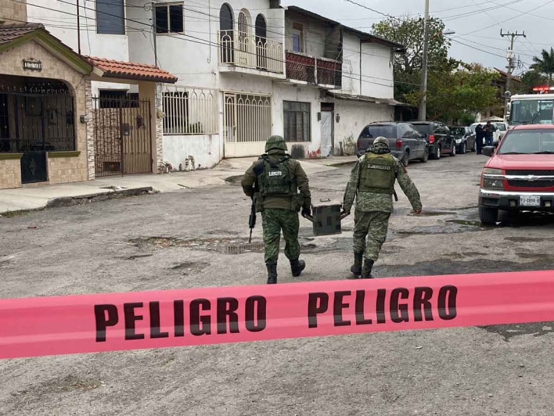 Bomba casera en la basura