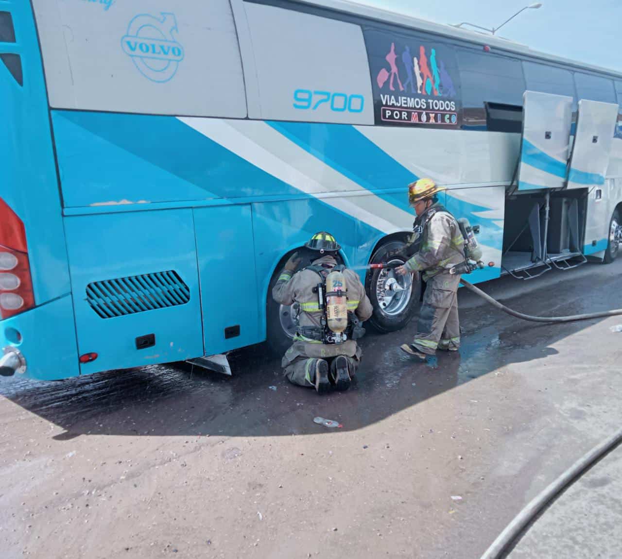 Casi se incendia autobús en que viajaban