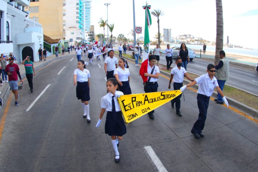 Desfile Día de la Bandera Mazatlán