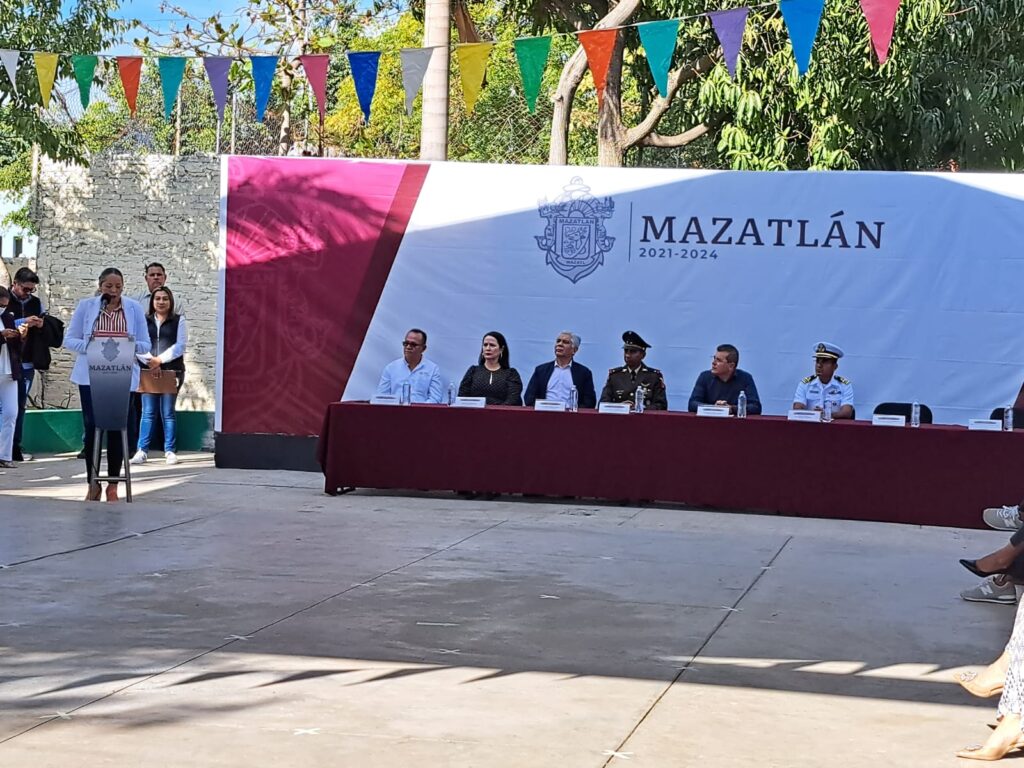 Édgar González Zataráin Lunes Cívico Mazatlán