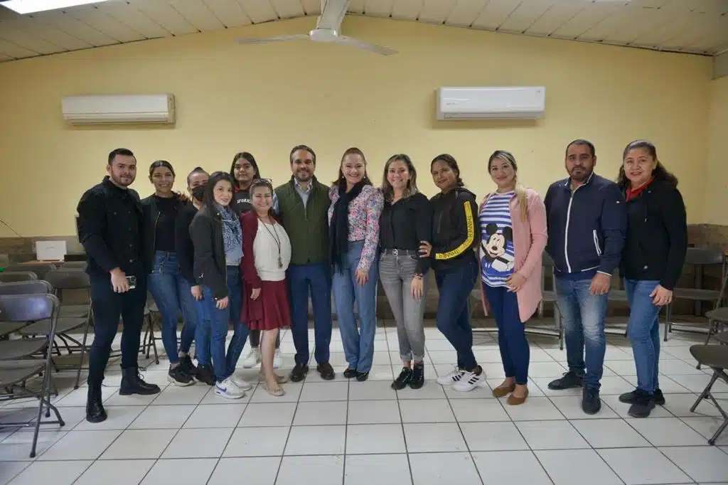El diputado local por el PRI visitó este viernes la escuela primaria “Club de Leones #4” de Culiacán.