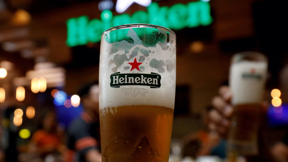 ¡Femsa dice adiós a la cerveza! La compañía venderá sus acciones en Heineken