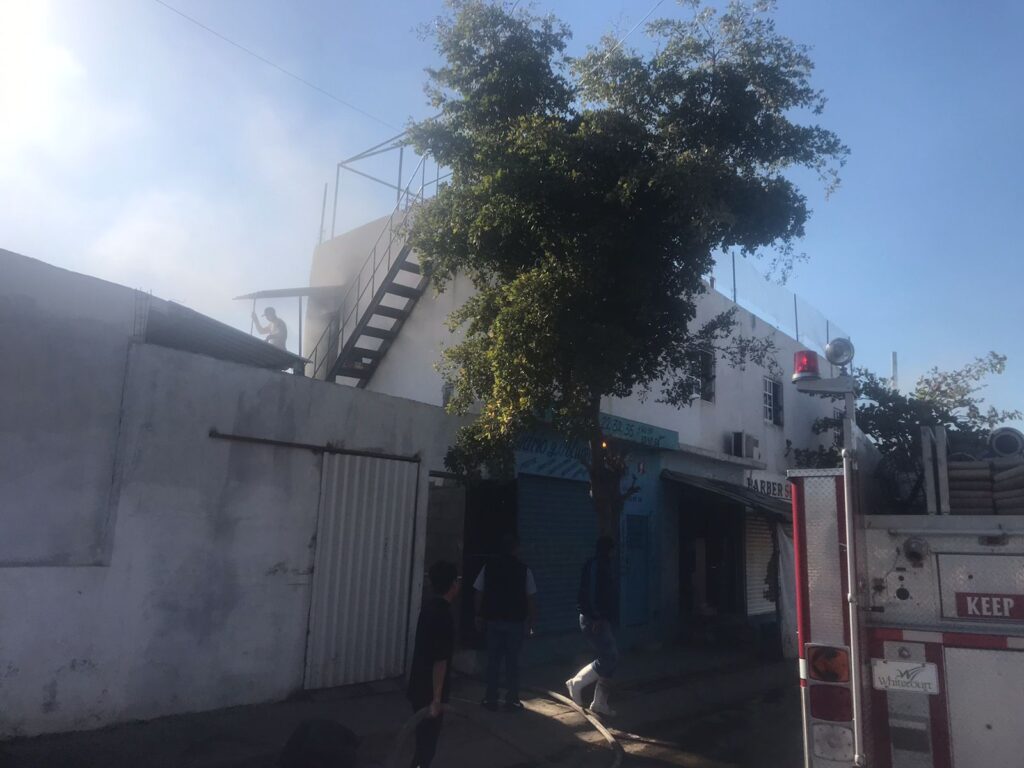 Incendio Mazatlán Bomberos Policíaca (4)