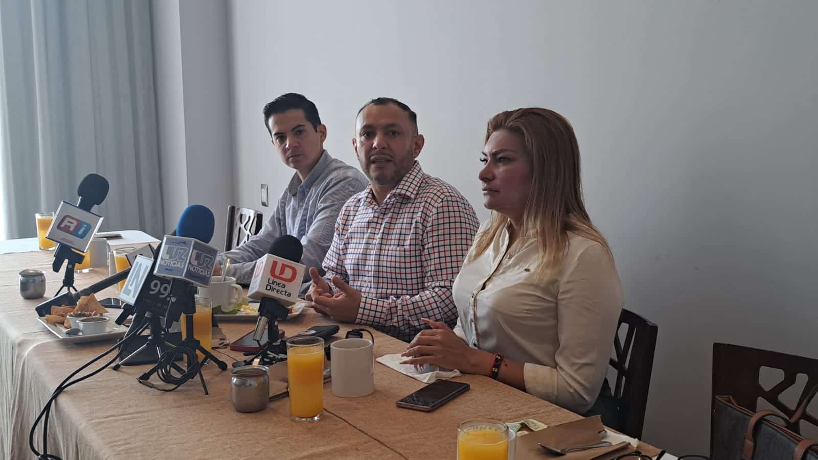 Leobardo Alcántara Martínez,
