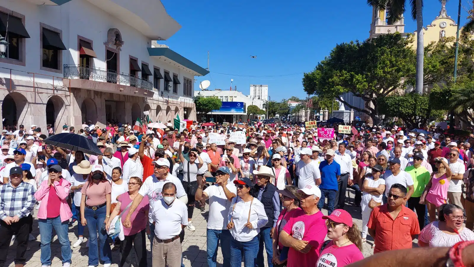 Marcha INE Mazatlán 1