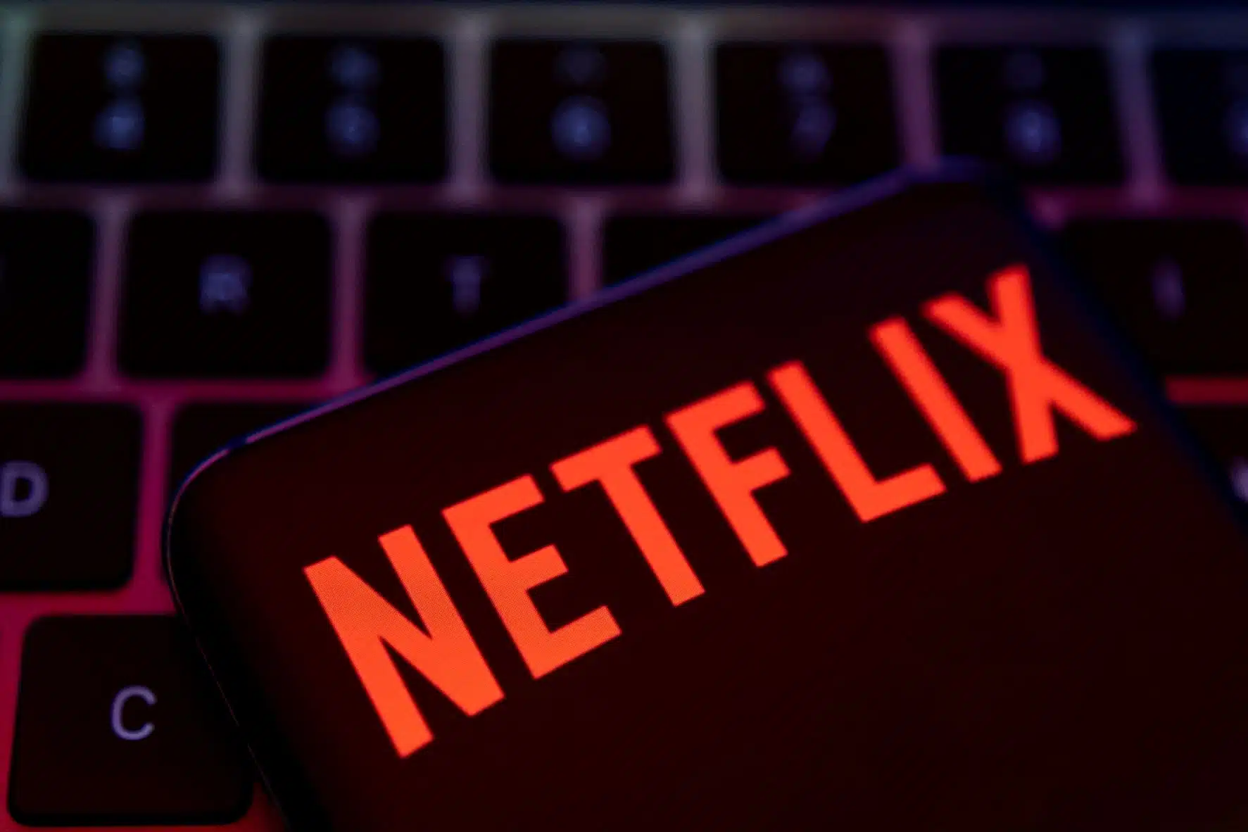 Netflix reduce tarifas