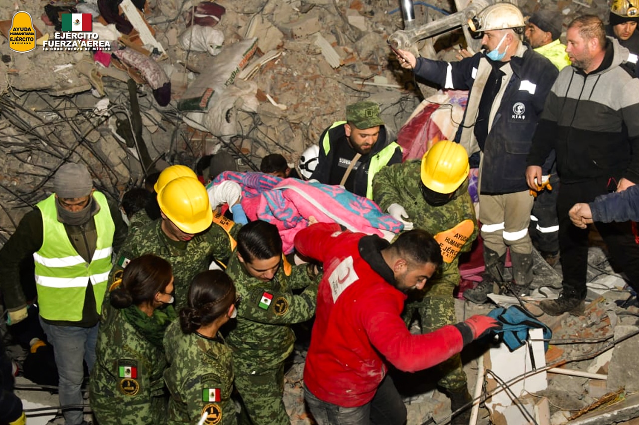 Sedena rescata persona en Turquía