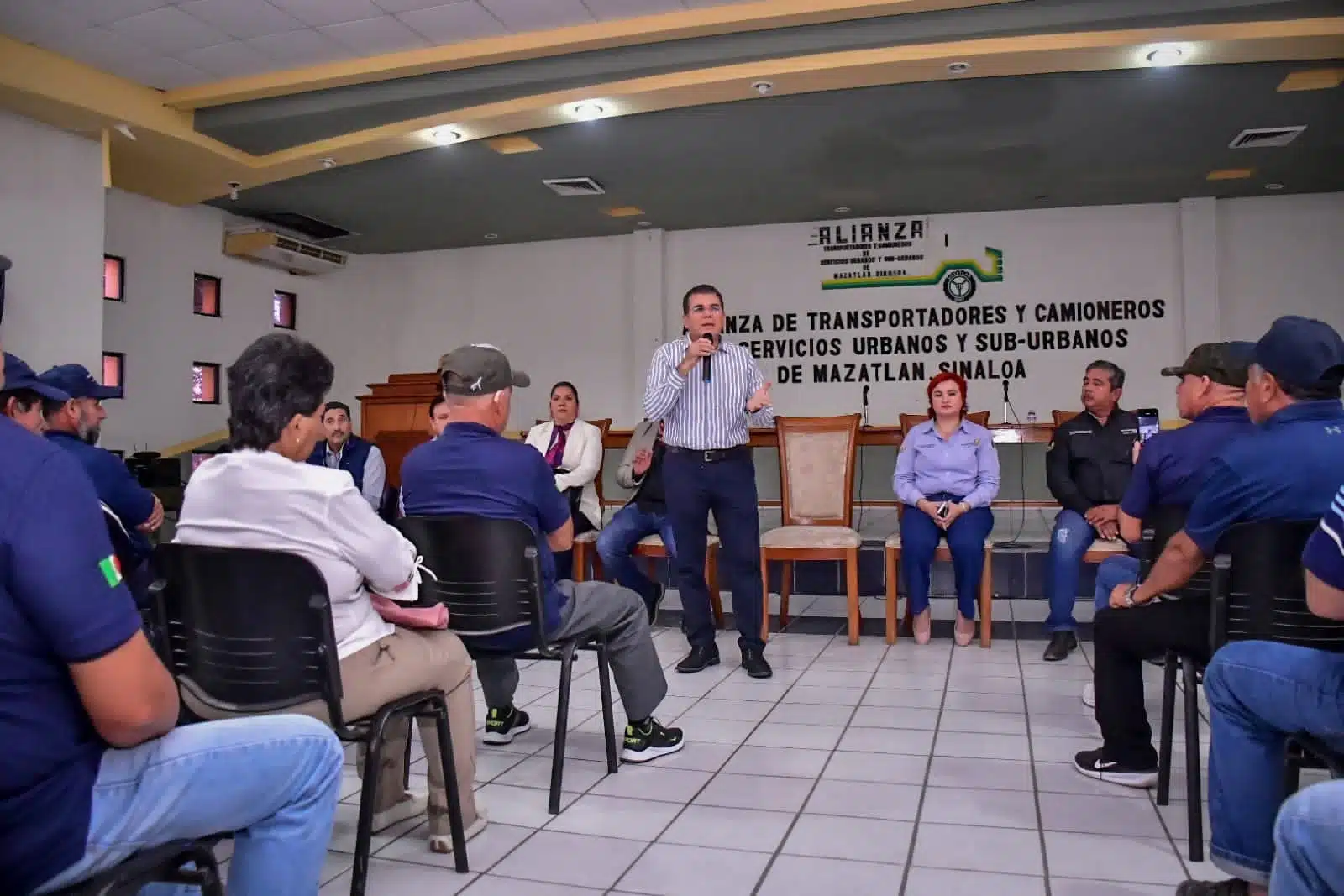 Habrá homologación de sueldos a policías y tránsitos jubilados y pensionados, afirma alcalde de Mazatlán