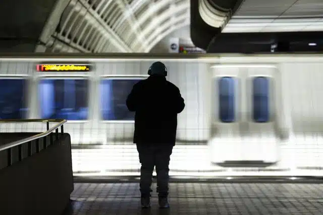 Sujeto realiza disparos en el metro de Washington; hay un muerto y tres heridos