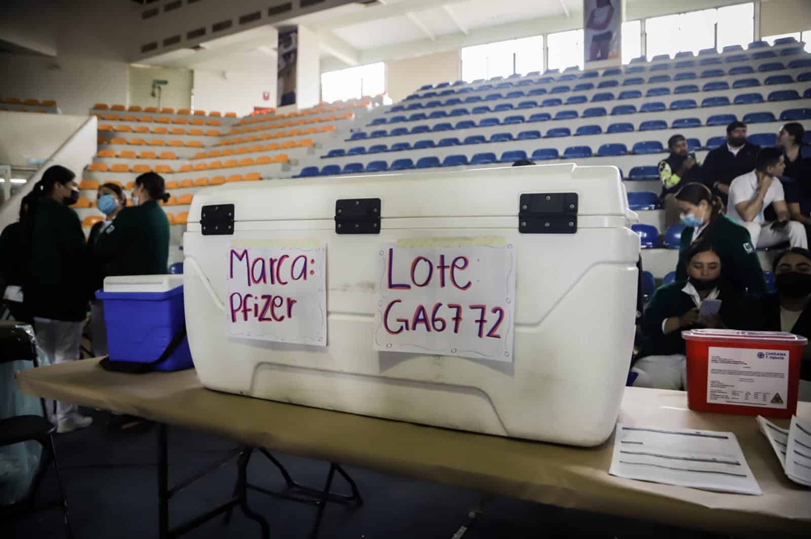 Vacunación Polideportivo UAS
